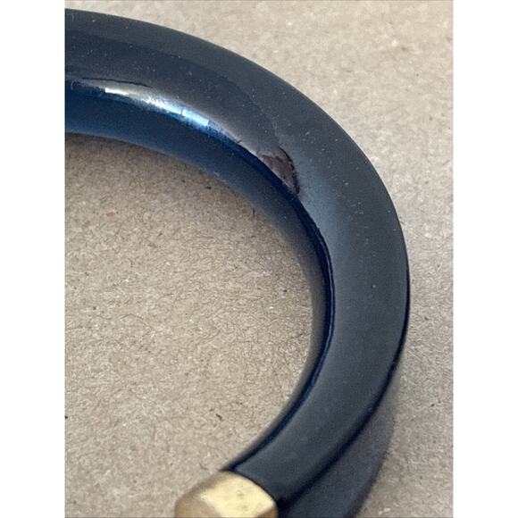Kate Spade Saturday Bracelet Bangle Dark Blue Lucite Acrylic Cuff Gold Tone Tips - Picture 6 of 8